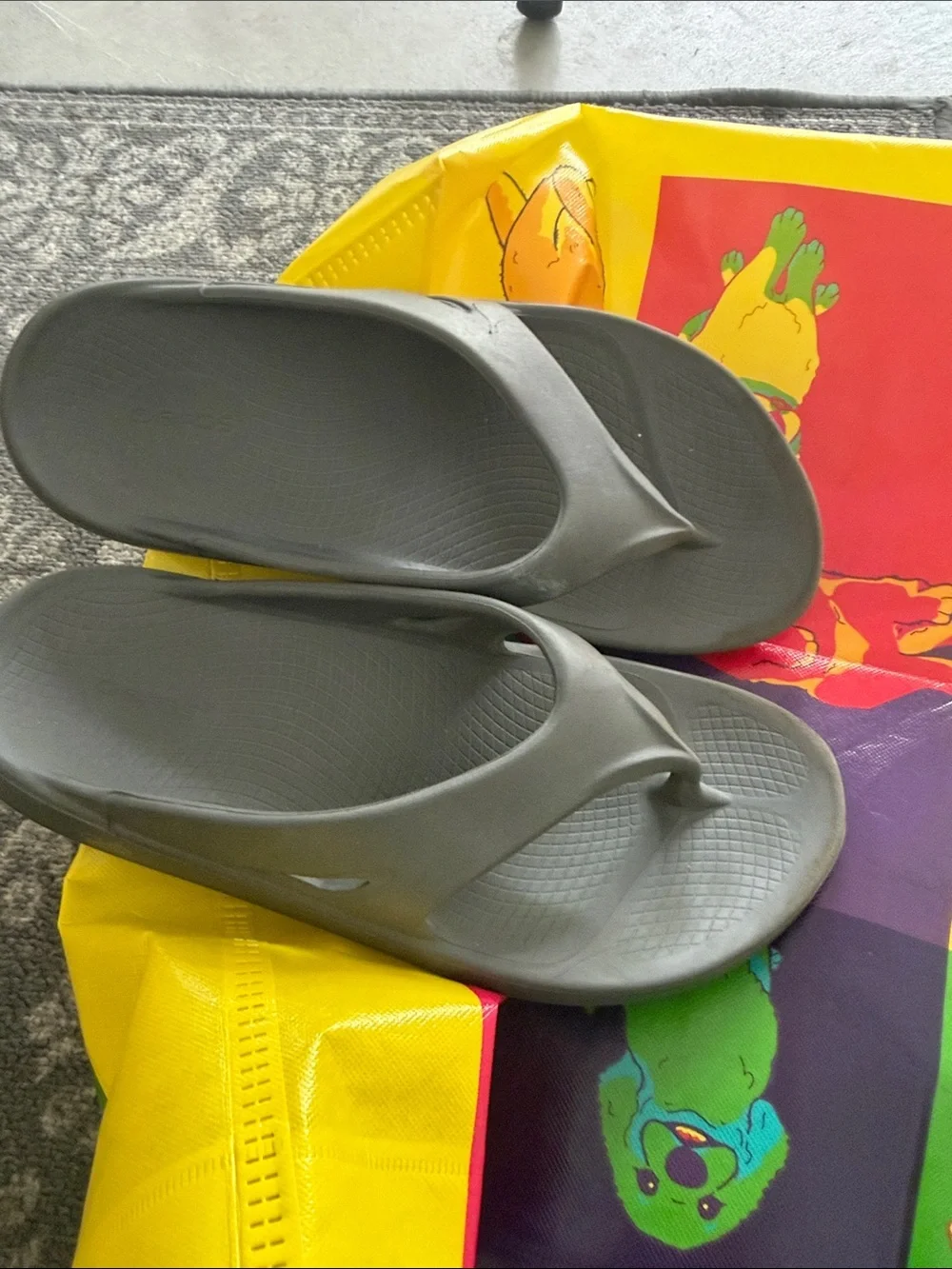 Oofos Original Unisex Recovery Thong Flip Flop Mens 11 Womens 13 gray